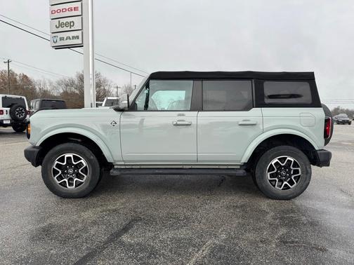 2022 Ford Bronco Outer Banks