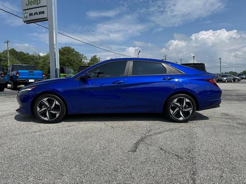 2023 Hyundai ELANTRA SEL
