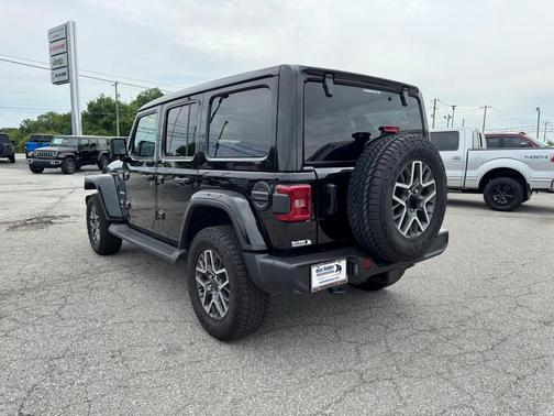 2024 Jeep Wrangler Sahara