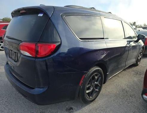 2018 Chrysler Pacifica Touring-L Plus