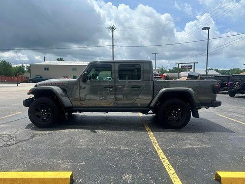 Sting-Gray Clearcoat 2022 Jeep Gladiator Mojave 4x4