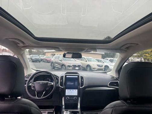 2023 Ford Edge Titanium