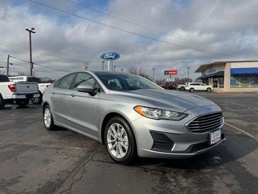 2020 Ford Fusion SE