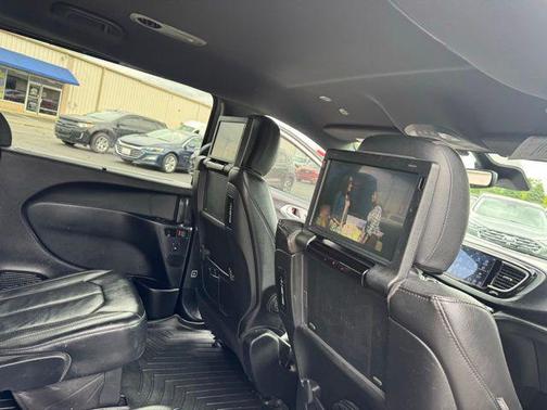 Luxury White Pearlcoat 2020 Chrysler Pacifica Touring-L Plus