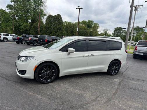 Luxury White Pearlcoat 2020 Chrysler Pacifica Touring-L Plus