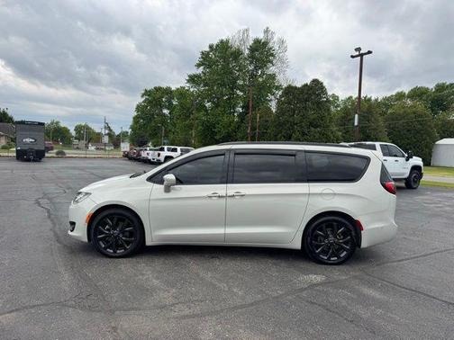 Luxury White Pearlcoat 2020 Chrysler Pacifica Touring-L Plus