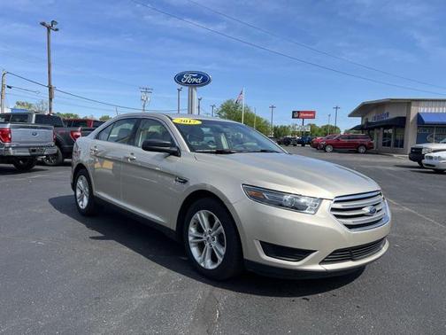 2017 Ford Taurus SE