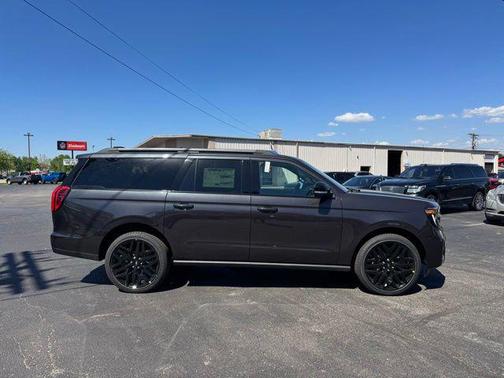 Dark Matter Gray Metallic 2026 Ford Expedition Max Platinum
