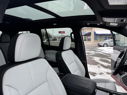 2025 Chevrolet Traverse High Country