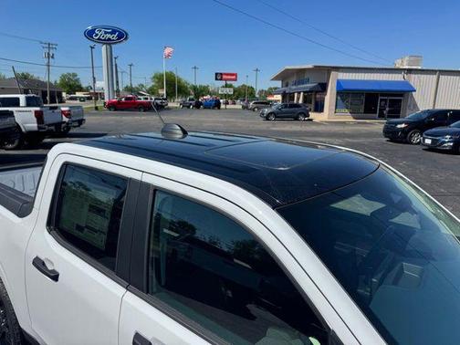 Oxford White 2025 Ford Maverick XLT