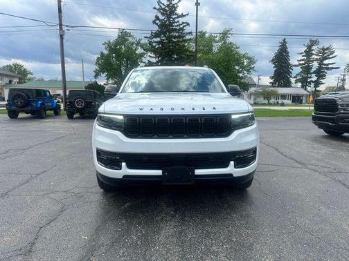 Bright White Clearcoat 2023 Jeep Wagoneer Series II Carbide 4x4