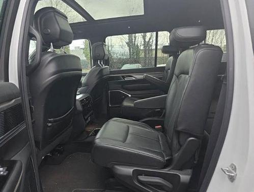 Bright White Clearcoat 2023 Jeep Wagoneer Series II Carbide 4x4