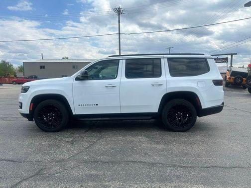 Bright White Clearcoat 2023 Jeep Wagoneer Series II Carbide 4x4