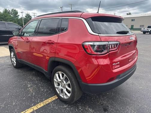 2023 Jeep Compass Latitude Lux