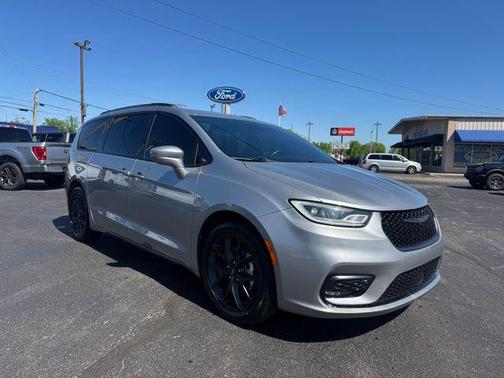 Billet Silver Metallic Clearcoat 2021 Chrysler Pacifica Touring L