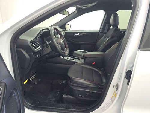 Oxford White 2023 Ford Escape ST-Line
