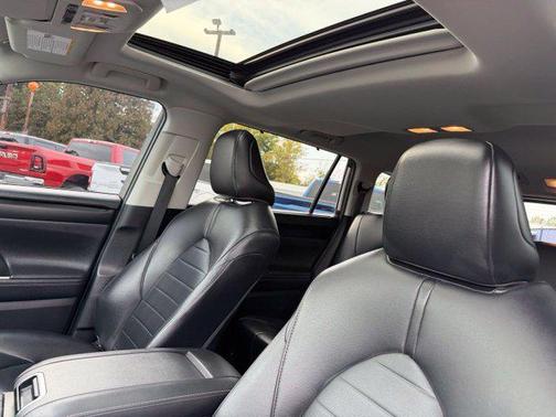 Celestial Silver Metallic 2021 Toyota Highlander XLE