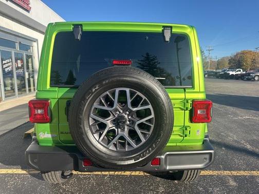 2026 Jeep Wrangler 4-Door Sahara 4x4