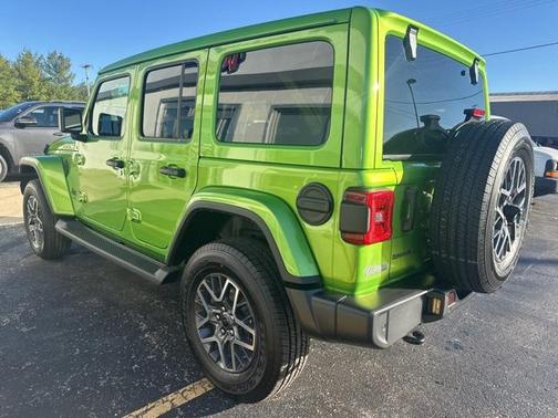 2026 Jeep Wrangler 4-Door Sahara 4x4