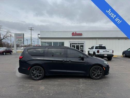 2021 Chrysler Pacifica Touring