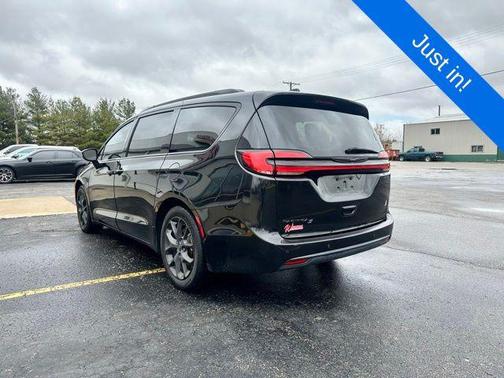 2021 Chrysler Pacifica Touring