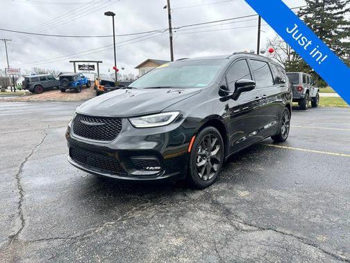 2021 Chrysler Pacifica Touring