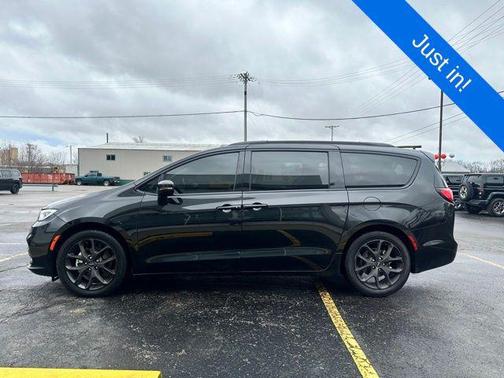 2021 Chrysler Pacifica Touring