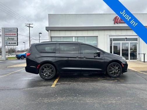 2021 Chrysler Pacifica Touring