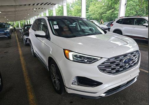 White Platinum Clearcoat Metallic 2019 Ford Edge Titanium