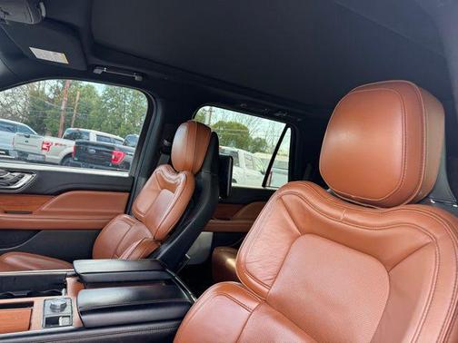 Black Metallic 2019 Lincoln Navigator L Reserve