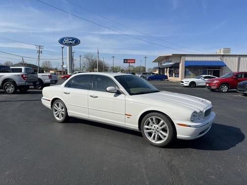 2004 Jaguar XJ Base