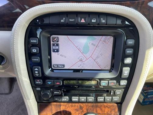 2004 Jaguar XJ Base