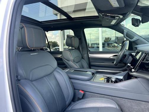 2023 Jeep Grand Wagoneer Series II 4x4
