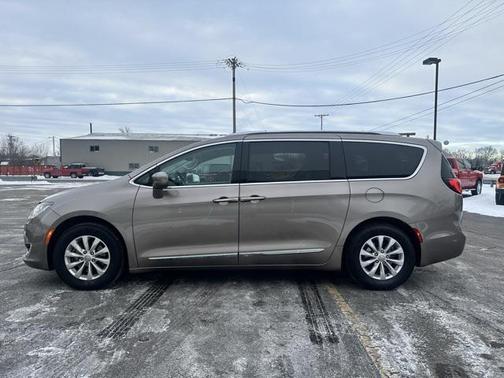 2018 Chrysler Pacifica Touring-L Plus