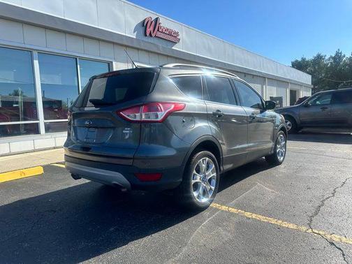 Magnetic 2016 Ford Escape SE
