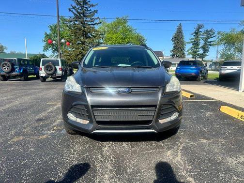 Magnetic 2016 Ford Escape SE