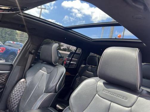 2023 Jeep Grand Cherokee L Summit Reserve