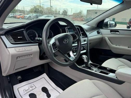 2018 Hyundai SONATA SE