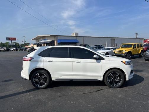 2022 Ford Edge ST