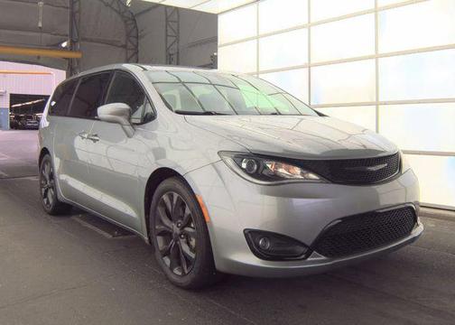 Billet Silver Metallic Clearcoat 2018 Chrysler Pacifica Touring Plus