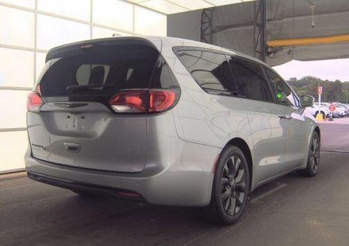Billet Silver Metallic Clearcoat 2018 Chrysler Pacifica Touring Plus