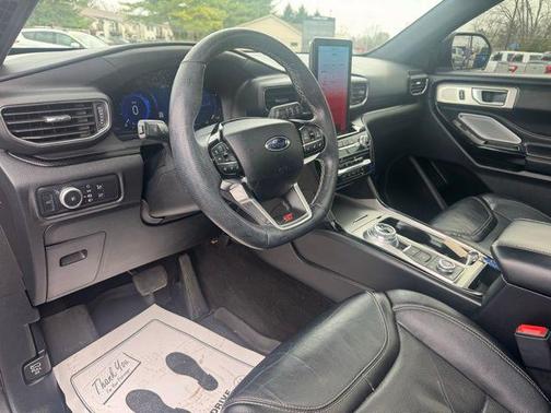 Iconic Silver Metallic 2021 Ford Explorer ST