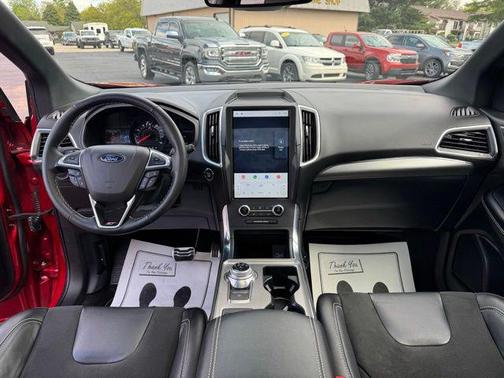 Rapid Red Metallic Tinted Clearcoat 2024 Ford Edge ST
