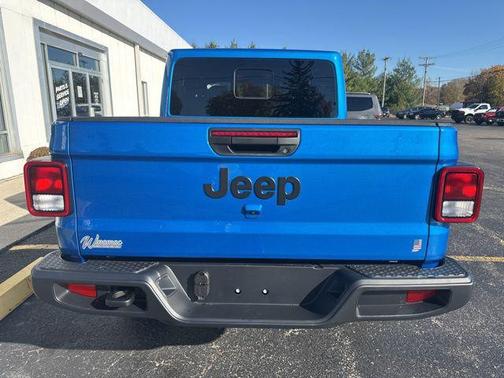 2026 Jeep Gladiator Sport S