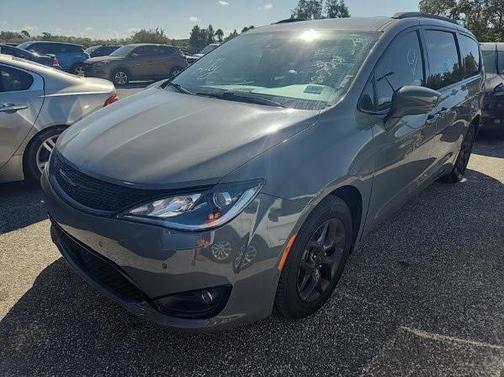2020 Chrysler Pacifica Touring-L Plus