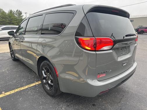 2020 Chrysler Pacifica Touring-L Plus