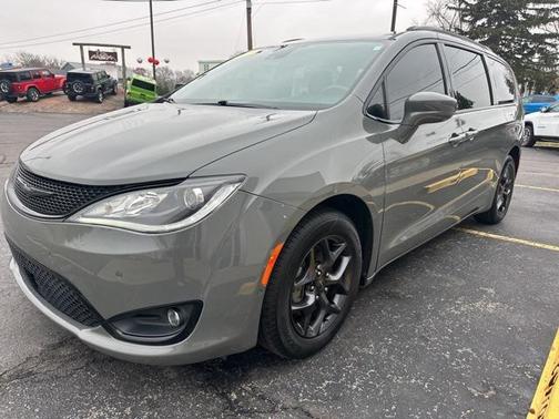 2020 Chrysler Pacifica Touring-L Plus