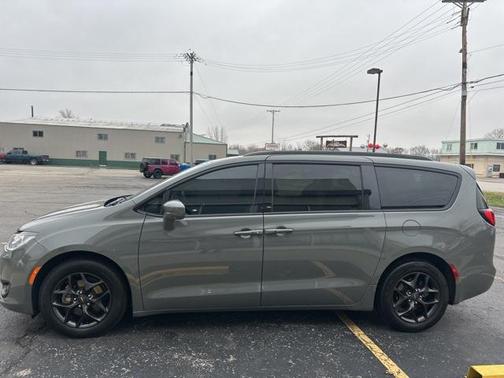 2020 Chrysler Pacifica Touring-L Plus