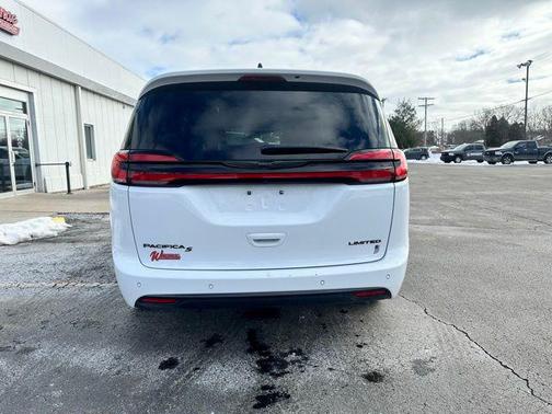 2025 Chrysler Pacifica Limited