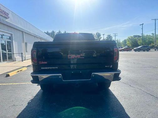 Onyx Black 2017 GMC Sierra 1500 SLT